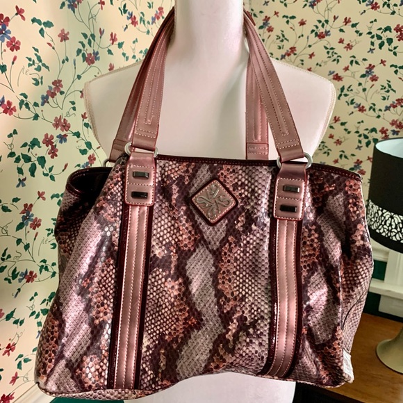 Vera Wang Handbags - ❤️Simple Vera handbag❤️